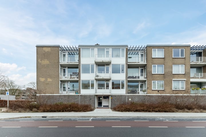 Zonnestein 74 in Amstelveen foto