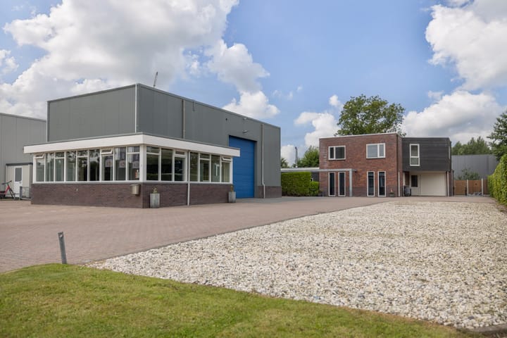 Zoom 6 in Surhuisterveen foto