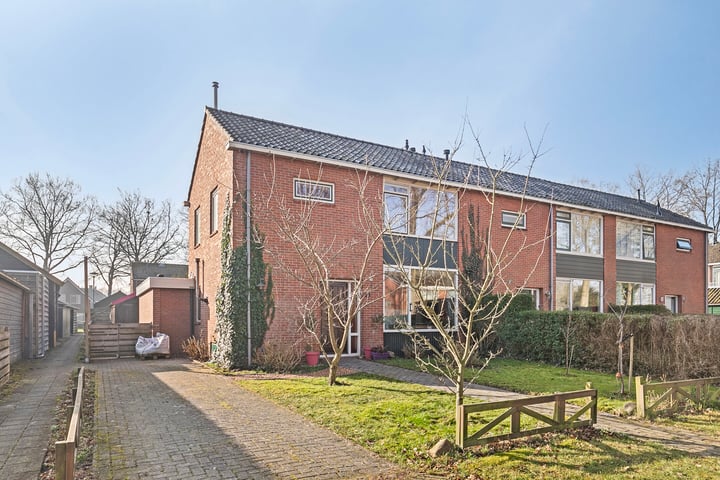 Zuid-es 13 in Gieten foto