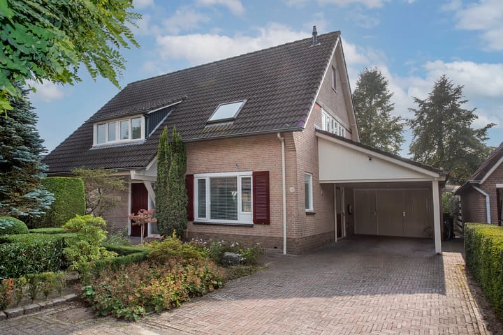 Zuid Esch 11 in Borne foto