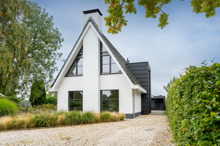 Zuidbargerstraat 32 in Emmen foto