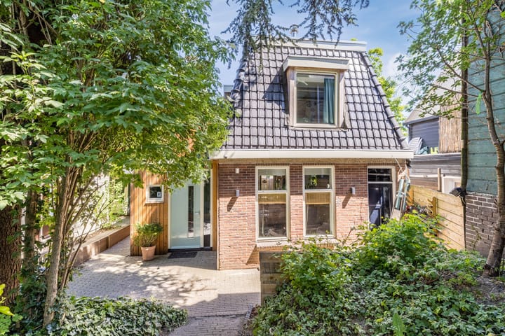Zuiddijk 237 in Zaandam foto