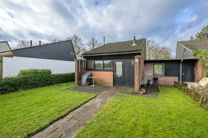 Zuiddijk 61a-63 in Oude-Tonge foto