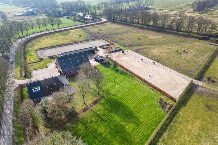 Zuideinde 10 in Donderen