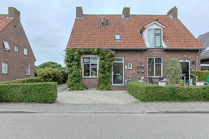 Zuideinde 239 in Nieuwkoop foto