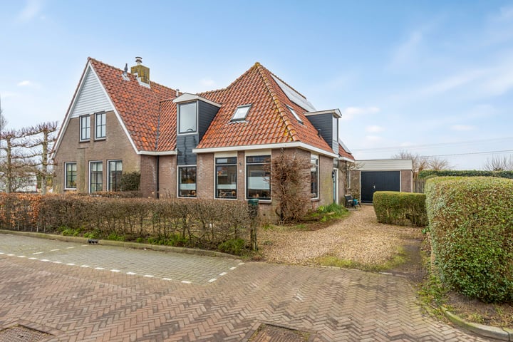Zuideinde 95 in Grootschermer foto