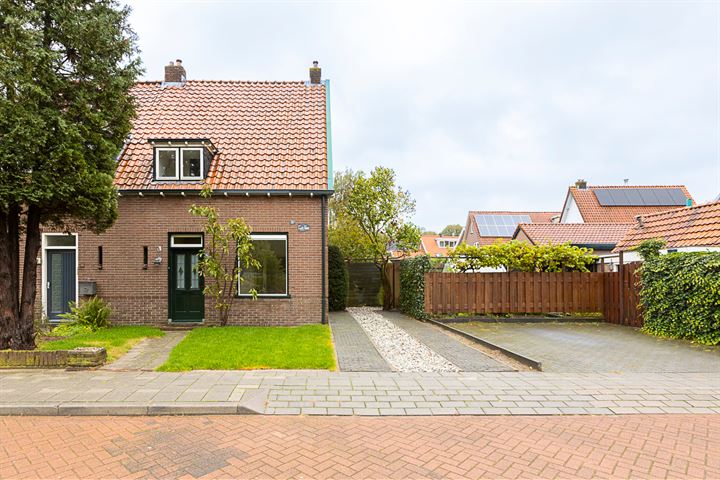 Zuidelijke Spoorstraat 22 in Ede foto