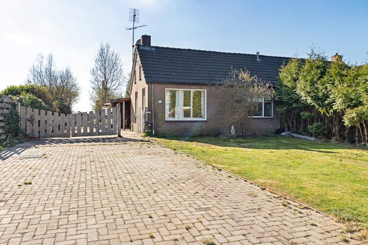 Zuiderdiep 61 in Valthermond foto