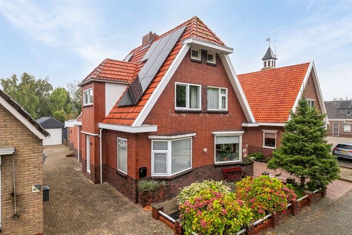 Zuiderdiep 81 in 2e Exloërmond foto
