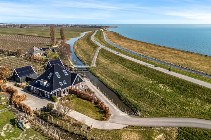Zuiderdijk 36 in Wijdenes foto