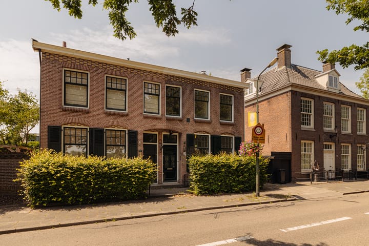 Zuidereinde 24 in 's-Graveland