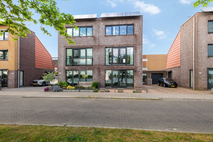 Zuiderlicht 131 in Heerhugowaard foto