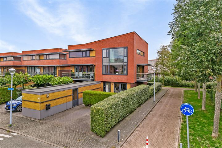 Zuiderpoort 18 in Nieuw-Vennep foto