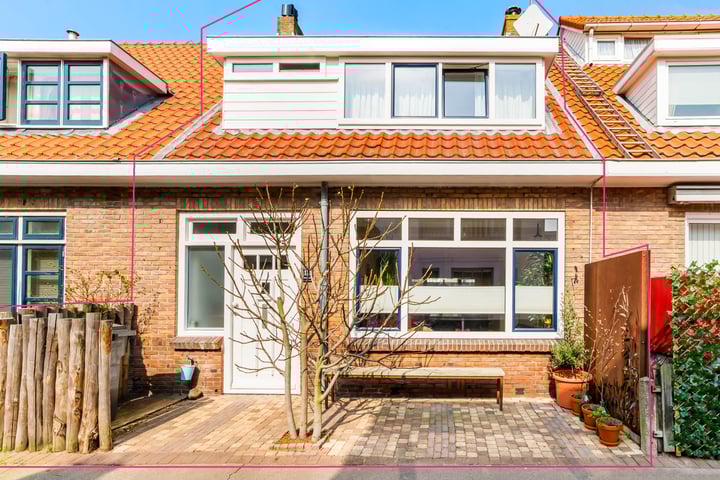 Zuiderstraat 12 in Zandvoort foto
