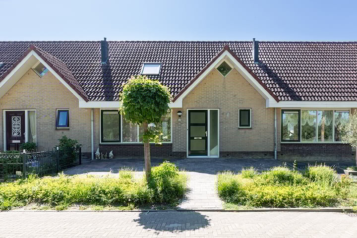Zuiderwoid 43 in Lutjebroek