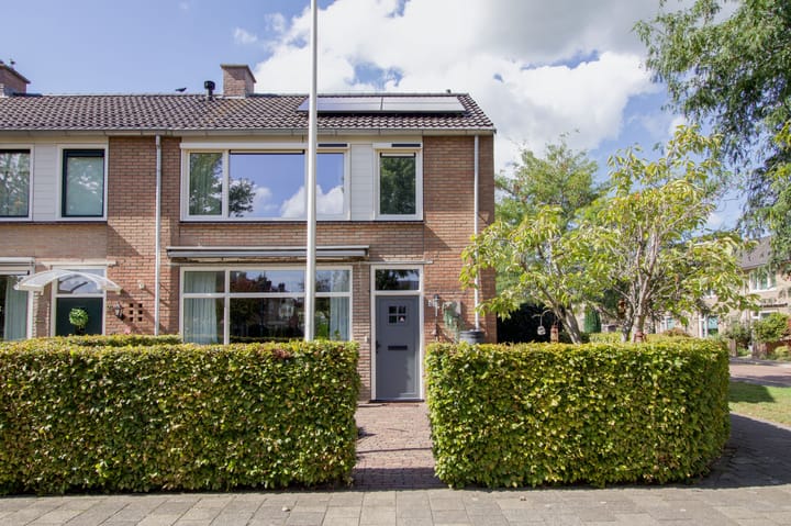 Zuiderzeelaan 23 in Bunschoten-Spakenburg foto