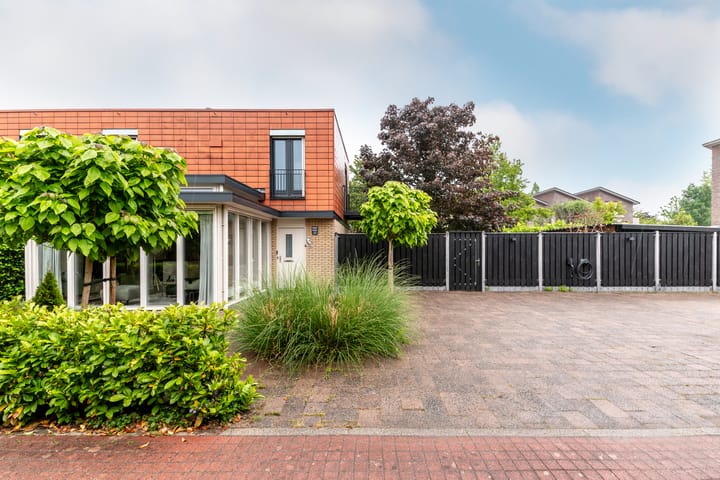 Zuidewijn 30 in Lelystad foto