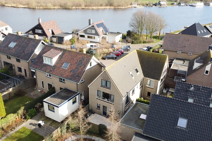 Zuidhoek 25 in Roelofarendsveen foto