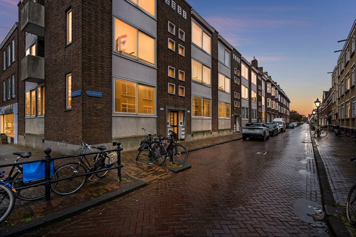 Zuidhoek 90A in Rotterdam