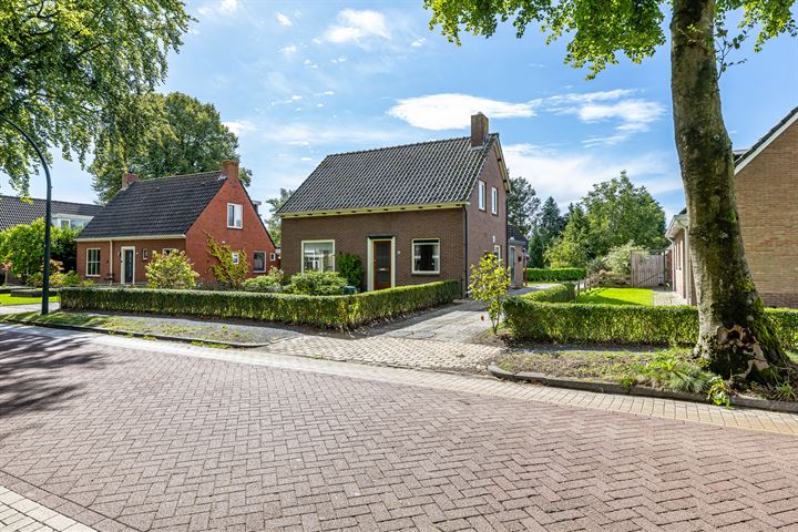 Zuidlaarderweg 110 in Annen foto