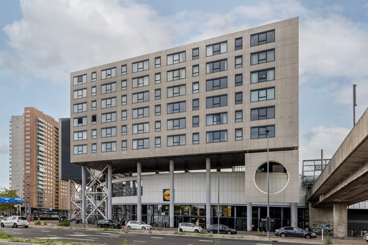 Zuidplein 572 in Rotterdam foto