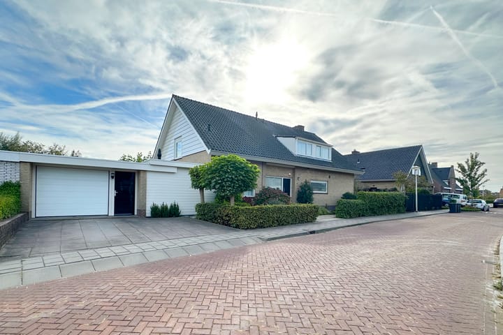 Zuidsingel 14 in Hazerswoude-Dorp foto