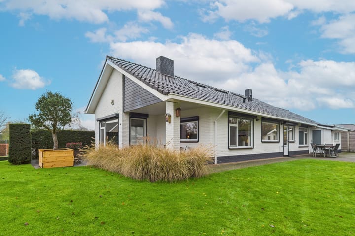 Zuidsingel 44 in Axel