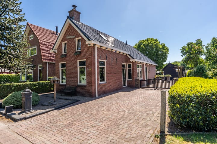 Zuidwending 19 in Veendam foto