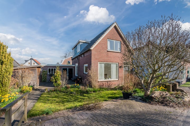 Zuidzijde 104 in Bodegraven foto