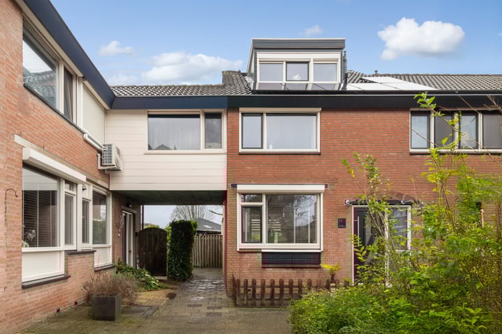 Zuilenburg 63 in Dordrecht foto