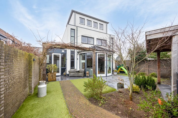 Zuringveld 30 in Teteringen foto