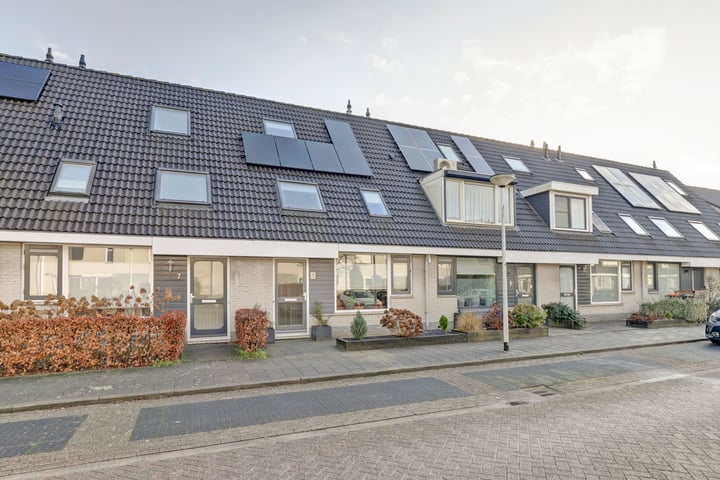 Zuurbeshof 9 in Papendrecht foto