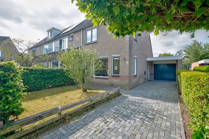 Zuurstukken 16 in Eelde foto