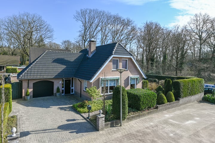 Zwaluwenburg 8 in Putten foto