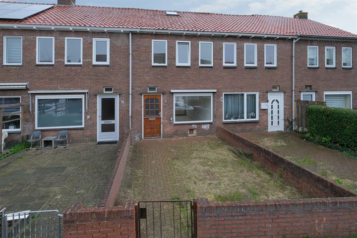 Zwaluwenstraat 24 in Almelo foto