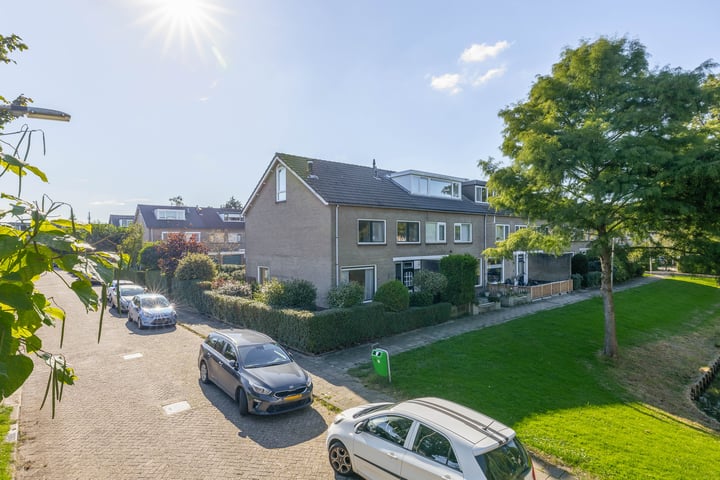 Zwaluwlaan 2 in Bergschenhoek foto