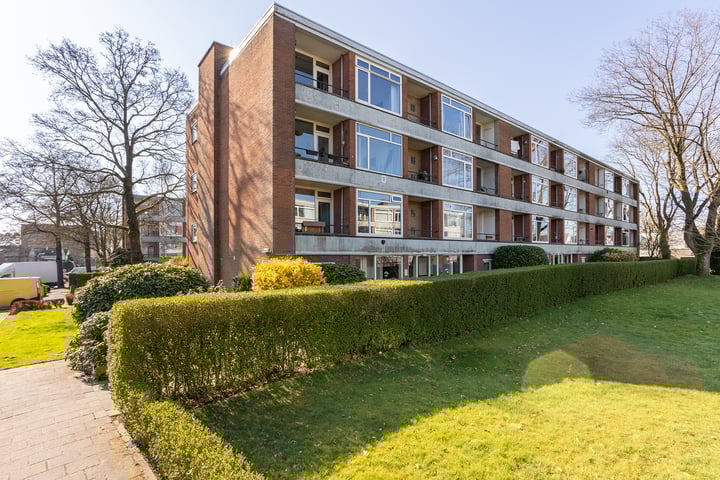 Zwaluwlaan 52 in Bussum
