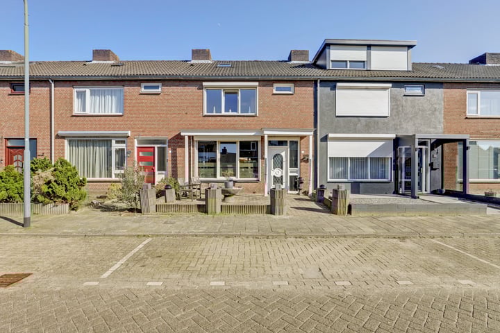 Zwaluwstraat 13 in Oosterhout foto