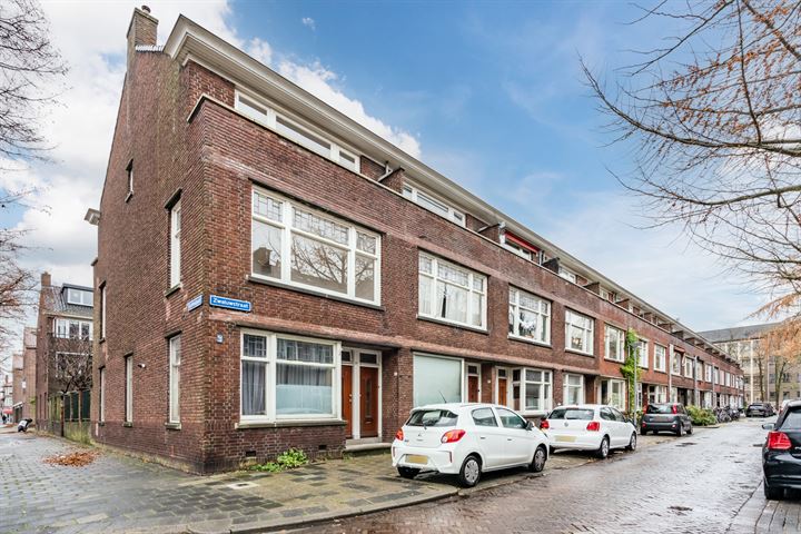 Zwaluwstraat 2B in Rotterdam foto