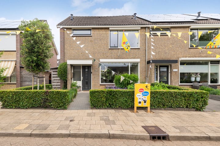 Zwaluwstraat 30 in Goor foto