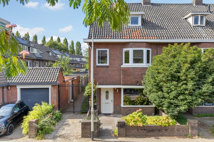 Zwaluwstraat 5 in Breda foto