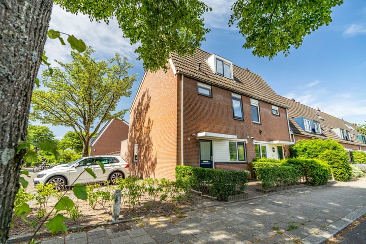 Zwaluwweg 30 in Voorschoten
