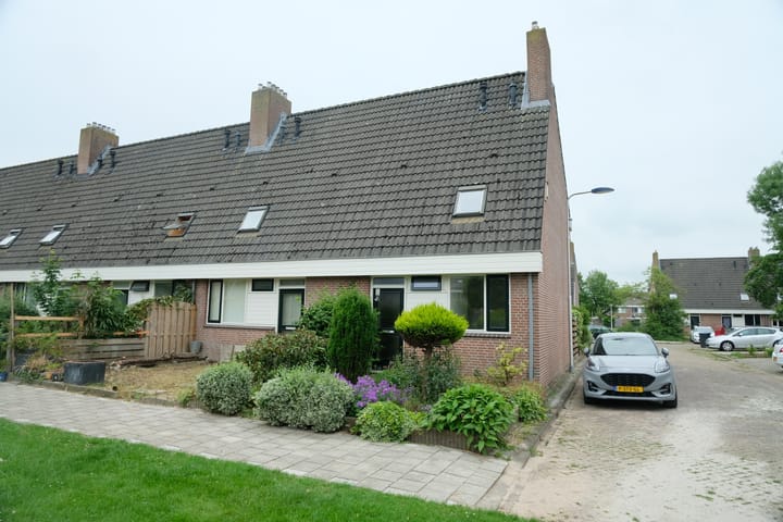Zwanebloem 7 in Culemborg foto