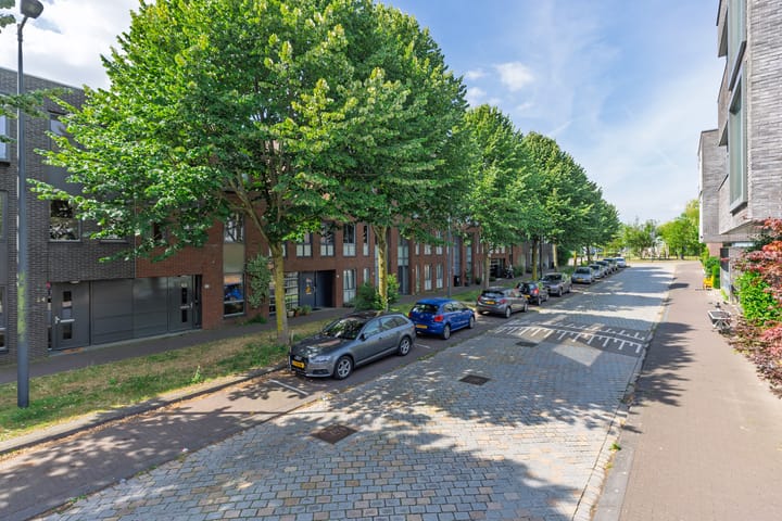 Zwanebloemlaan 24 in Amsterdam foto