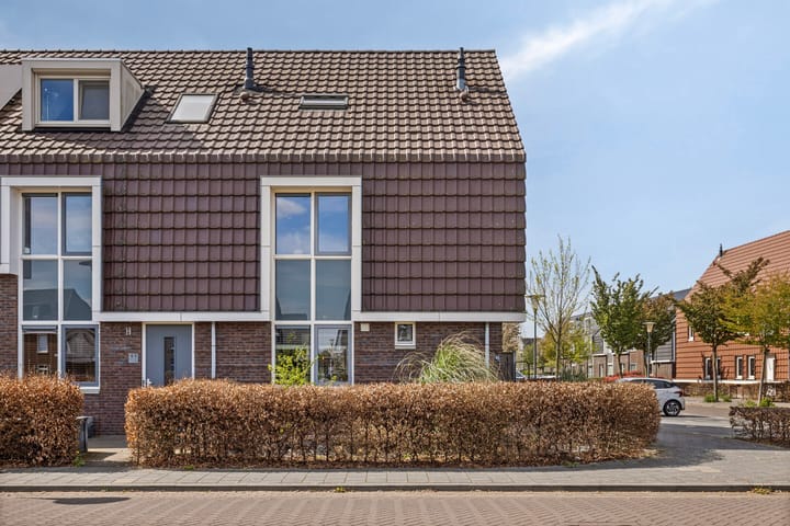 Zwanenbloem 45 in Elst foto