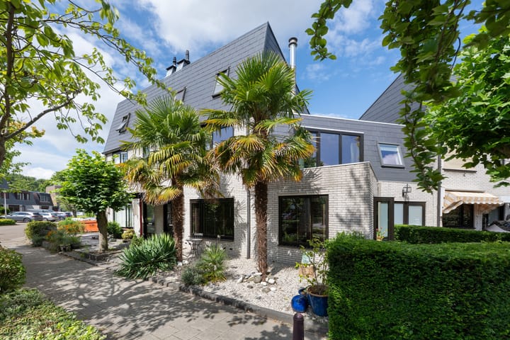 Zwanendaal 3 in Nieuwerkerk aan den IJssel foto