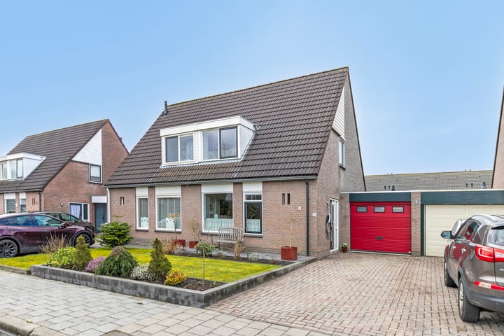 Zwanendrift 13 in Delfzijl foto
