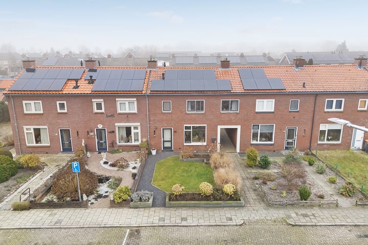 Zwarte Dijk 25 in Lutten foto
