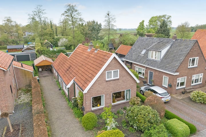 Zwarte Dijk 4 in Lutten