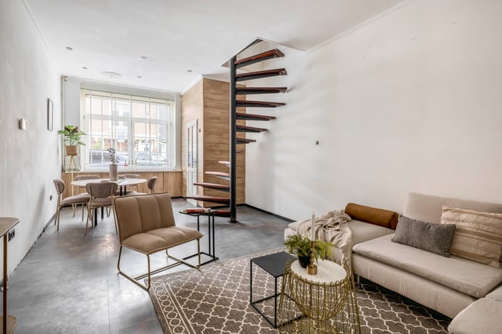 Zwartewaalsestraat 25 in Schiedam foto